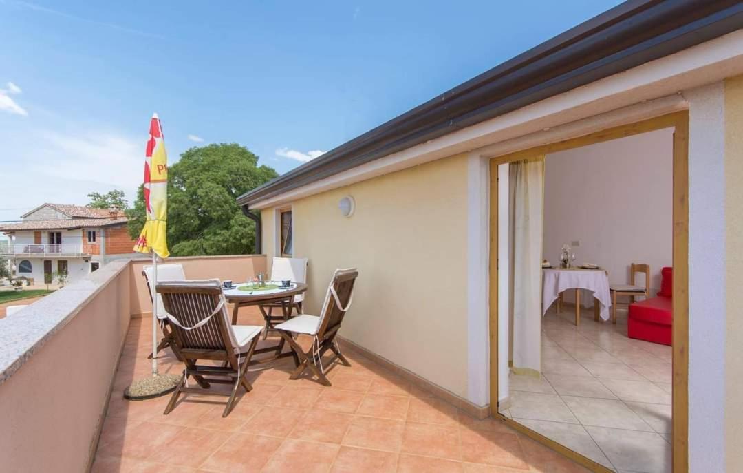 Gimy Villa&App 1 Porec Gedići Buitenkant foto